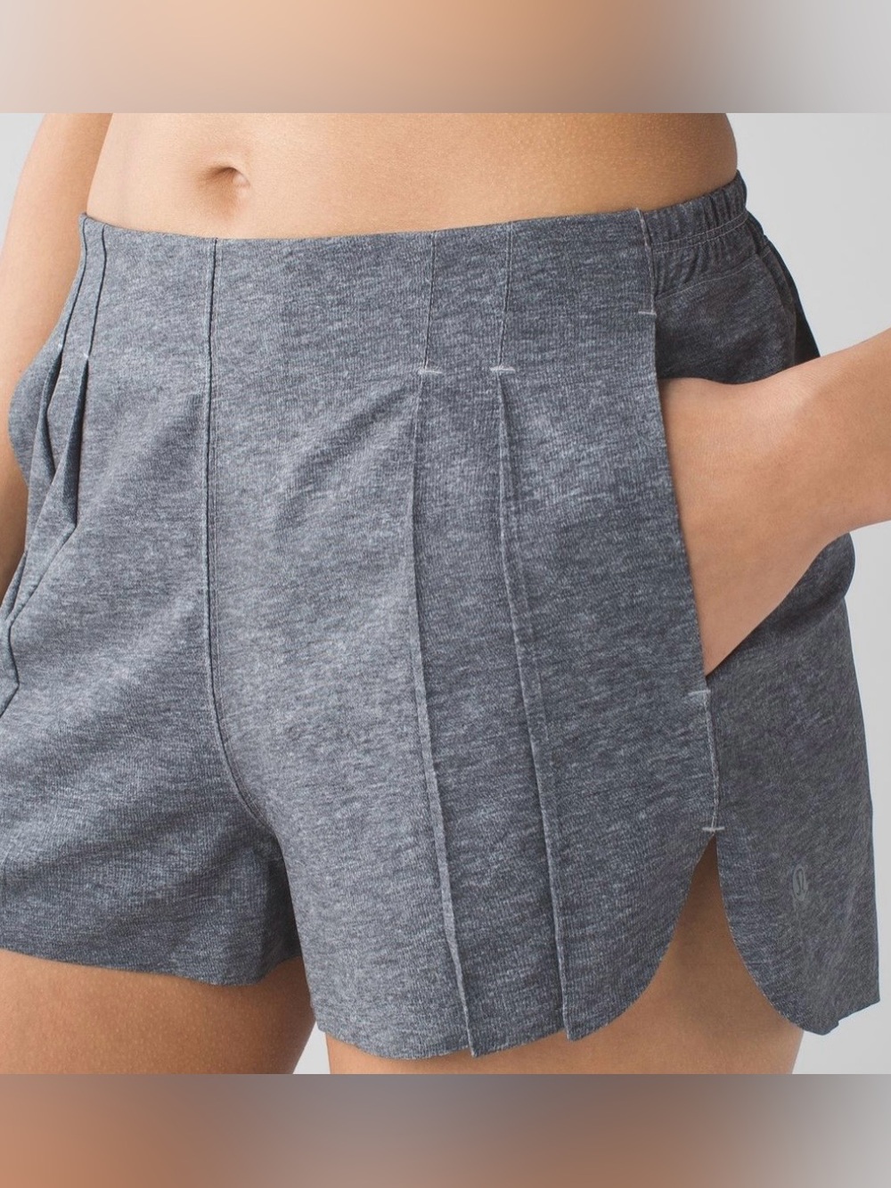 Lululemon & Go Endeavor Gray Women’s Pleated Active Shorts